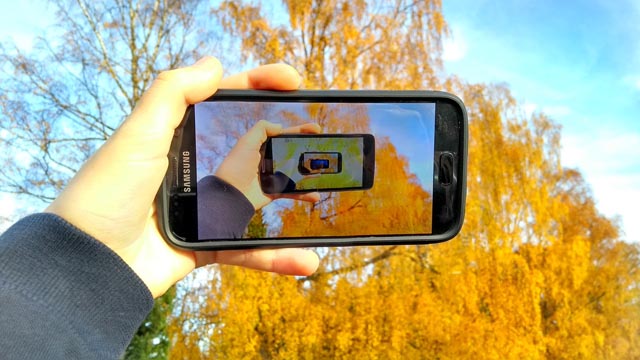 Mobile Phone Repeating Picture